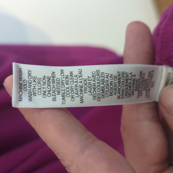 Banana Republic Magenta flowy tank, size small - Picture 4 of 4